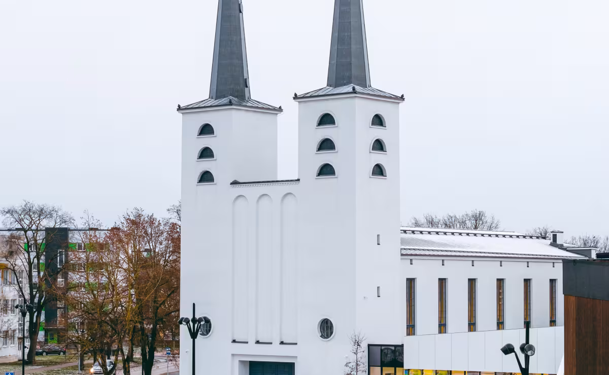 Kontserdimaja koos platsiga