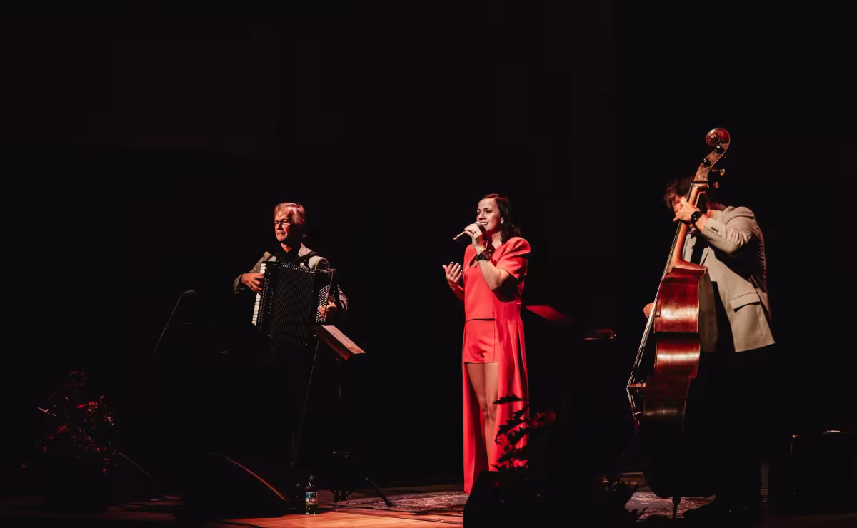 Rebecca Kontus trio.